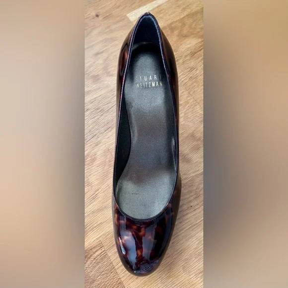 NWOT Stuart Weitzman “Platswoon” Tortoiseshell Patent Leather Pumps
Never Worn. - Picture 9 of 10